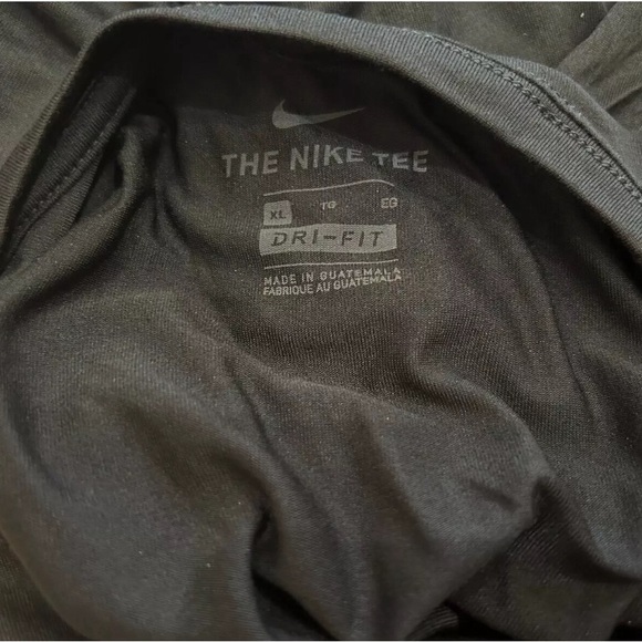 Nike Dri-Fit Short Sleeve T-Shirt Black with White Swoosh Men’s Adult NEW w/ Tag - Picture 3 of 3